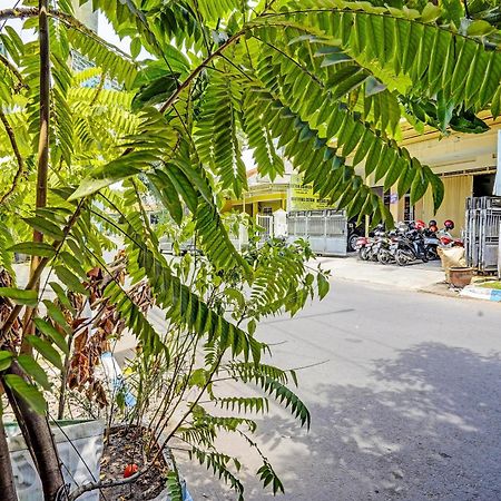 Hotel Spot On 91716 Kost Yy Syariah Mojokerto Exterior foto