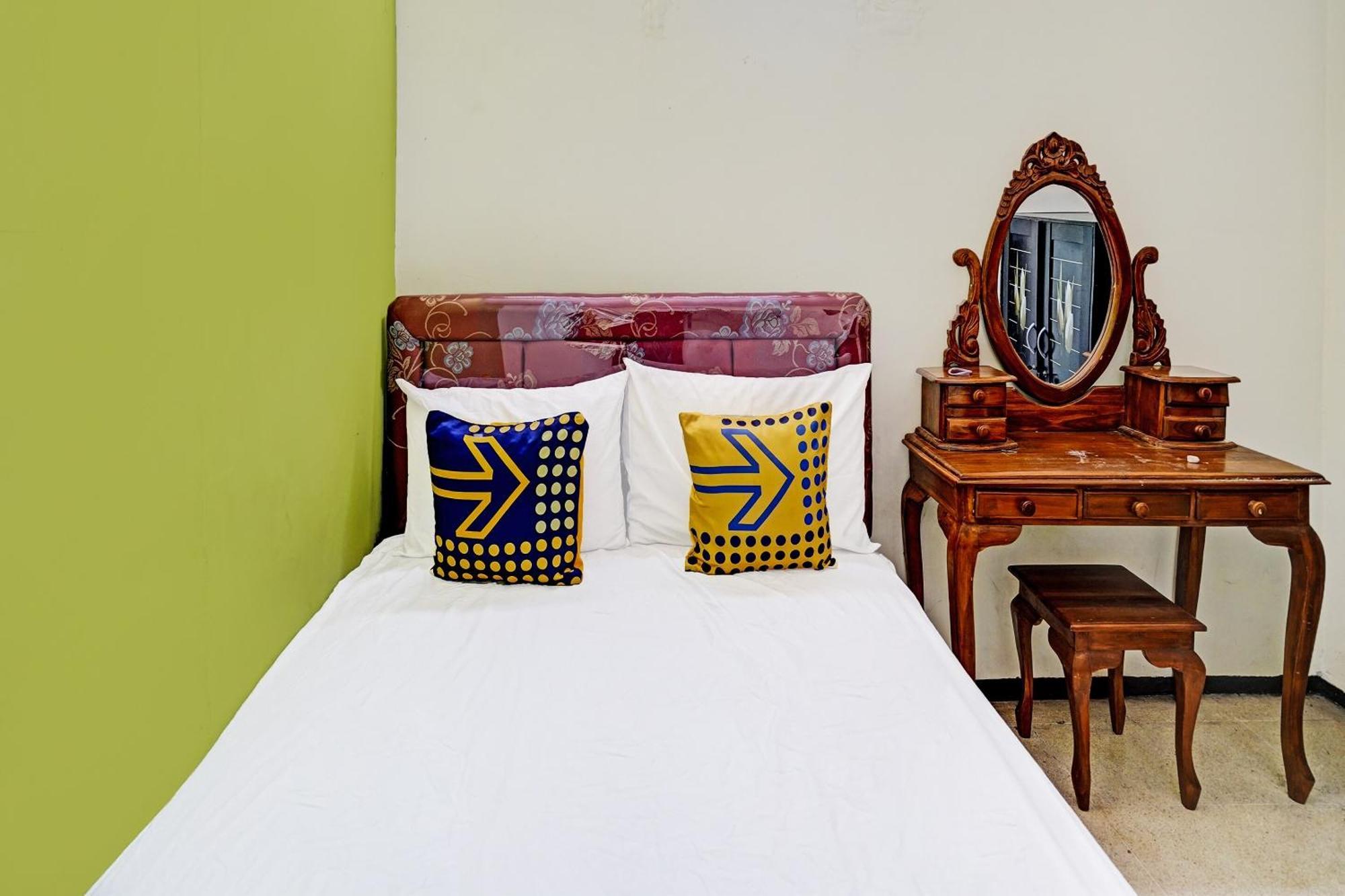 Hotel Spot On 91716 Kost Yy Syariah Mojokerto Exterior foto