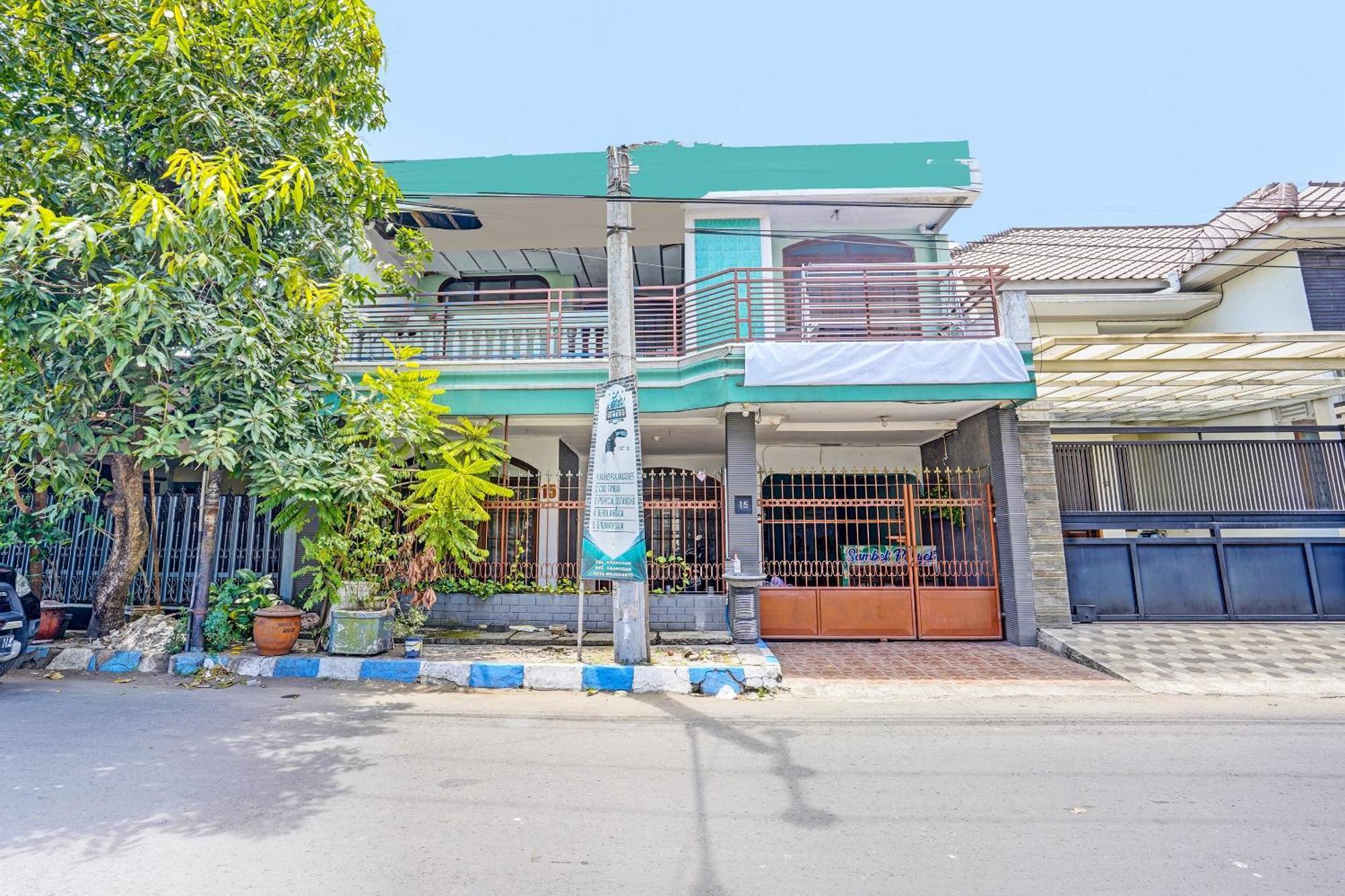 Hotel Spot On 91716 Kost Yy Syariah Mojokerto Exterior foto