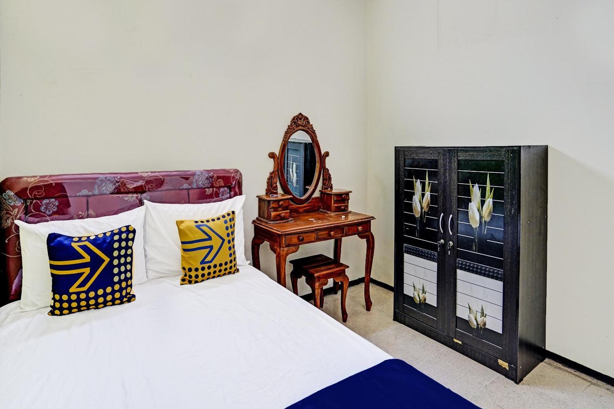 Hotel Spot On 91716 Kost Yy Syariah Mojokerto Exterior foto