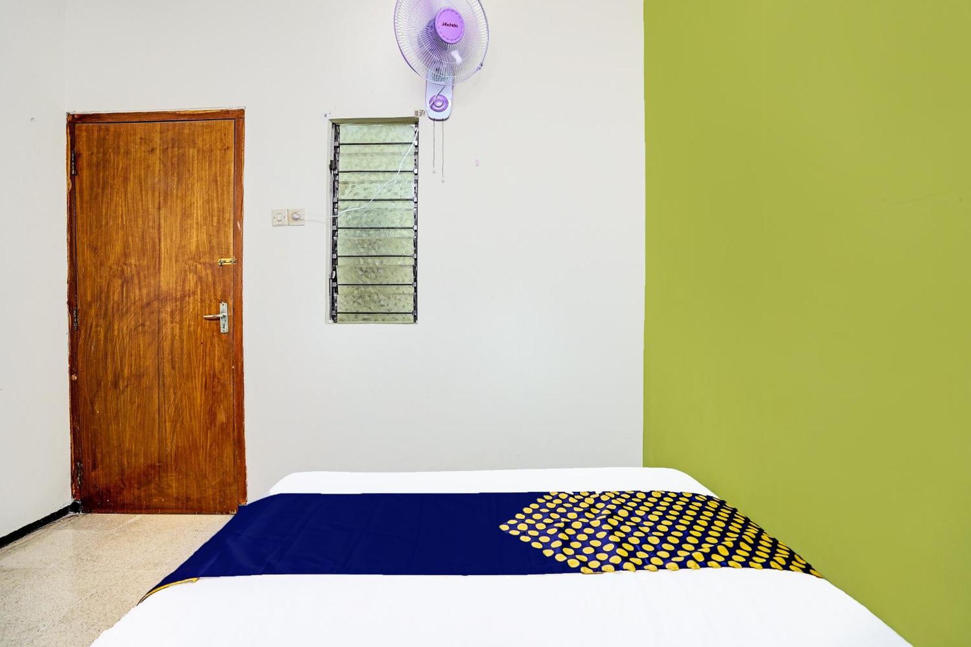 Hotel Spot On 91716 Kost Yy Syariah Mojokerto Exterior foto