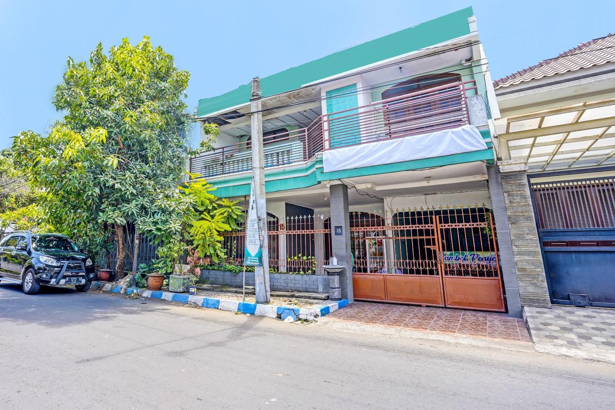 Hotel Spot On 91716 Kost Yy Syariah Mojokerto Exterior foto